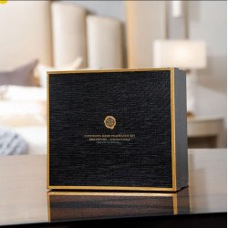 Set Regalo Colección Privada – Vela Aromática + Barritas “Aventus” – Elegancia Aromática para el Hogar